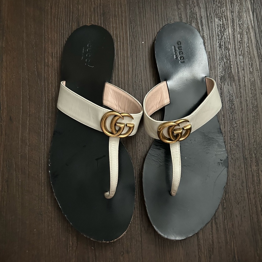 GUCCI GG T-STRAP SANDAL